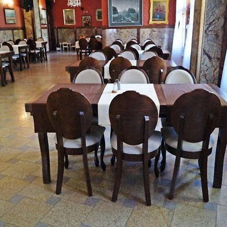 Noclegi Przy Restauracji Klemens Szczebrzeszyn Exteriör bild