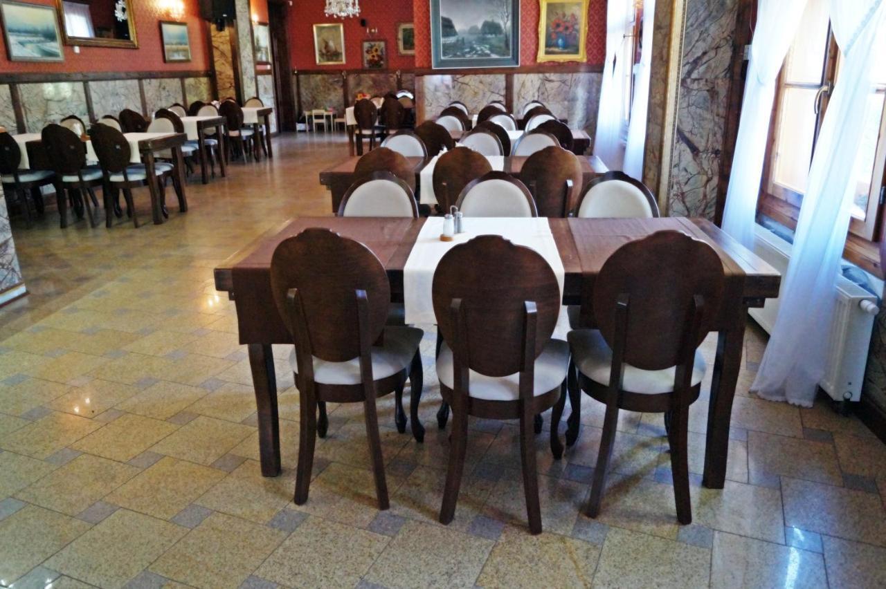 Noclegi Przy Restauracji Klemens Szczebrzeszyn Exteriör bild